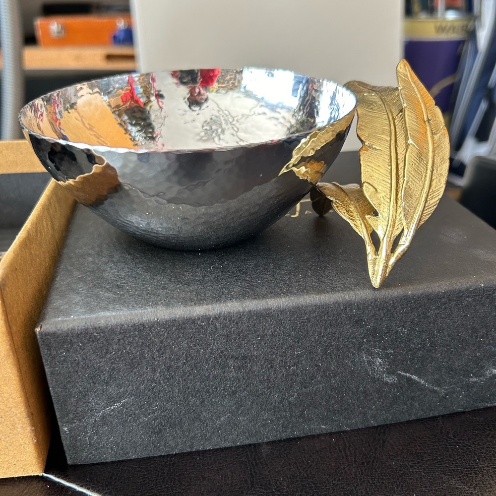 Michael Adam Gold Feather Nut Bowl | NEW with box - Picture 3 of 3